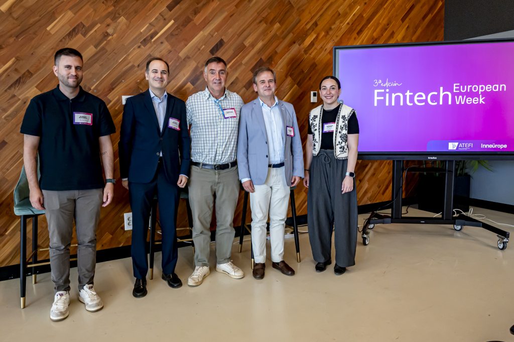 panel 2 familia_fintech